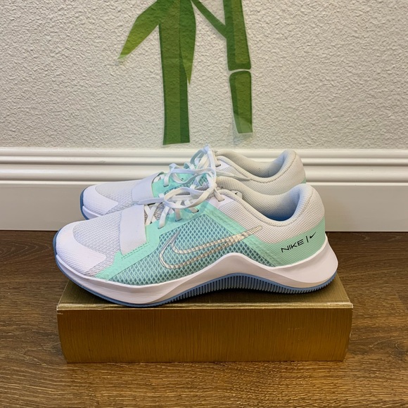 Shoes - 💕👟NEW NIKE Women’s Shoes Size; 9